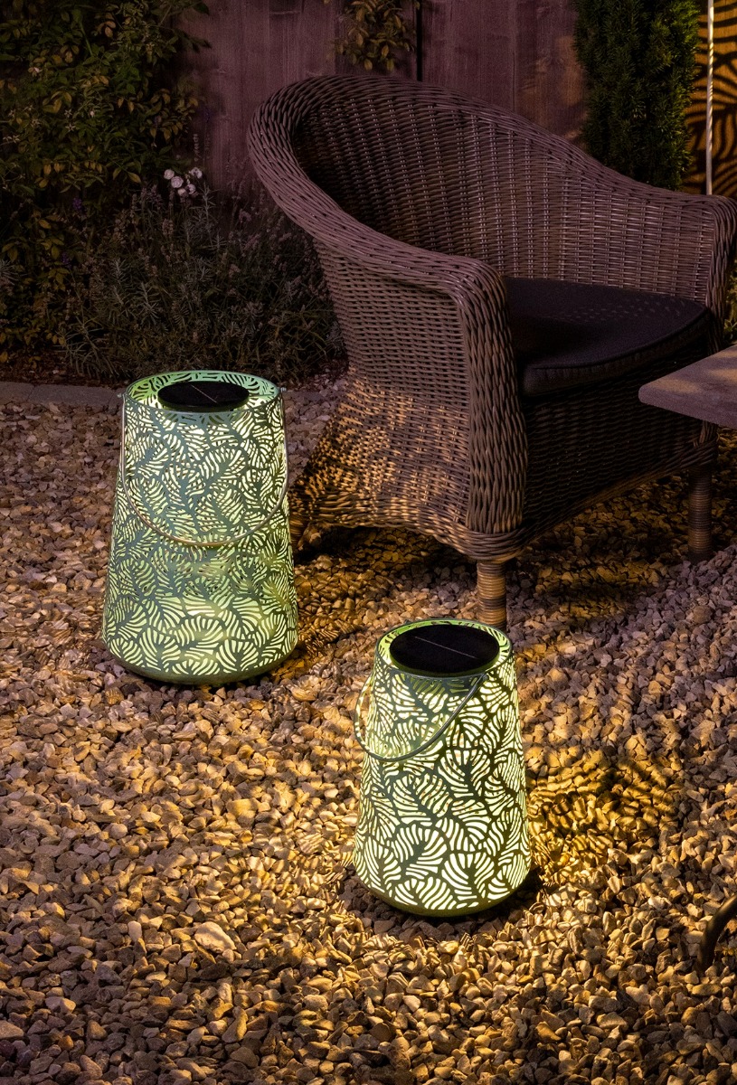 Solar_Lamp3.jpg Solar_Lamp3.jpg